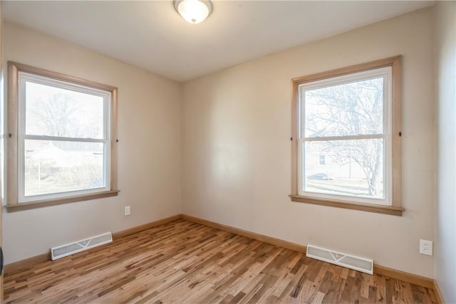 920 26th St, Marion, IA 52302