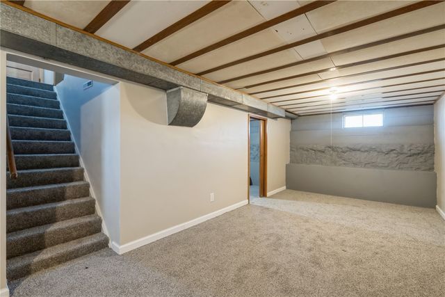 920 26th St, Marion, IA 52302