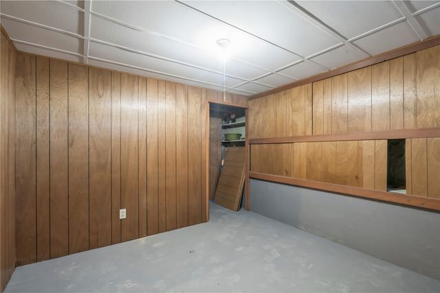 920 26th St, Marion, IA 52302