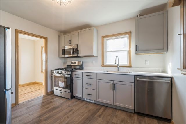 920 26th St, Marion, IA 52302