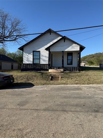 915 NE 1st Street, Mineral Wells, TX 76067