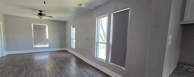 915 NE 1st Street, Mineral Wells, TX 76067