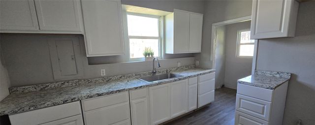 915 NE 1st Street, Mineral Wells, TX 76067