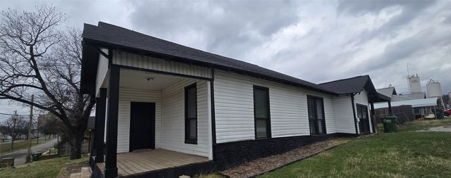 915 NE 1st Street, Mineral Wells, TX 76067