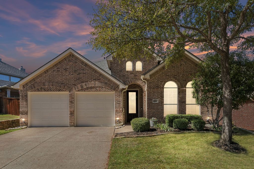 1061 Noble Avenue, Lantana, TX 76226 — photo 2