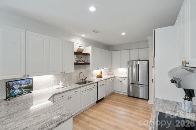 3431 Royal Crest Drive, Charlotte, NC 28210