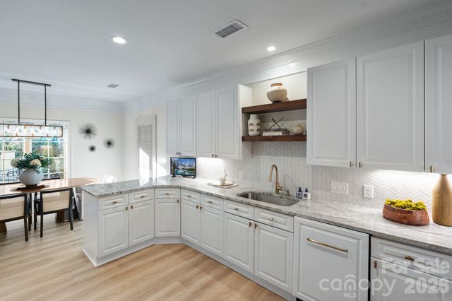 3431 Royal Crest Drive, Charlotte, NC 28210