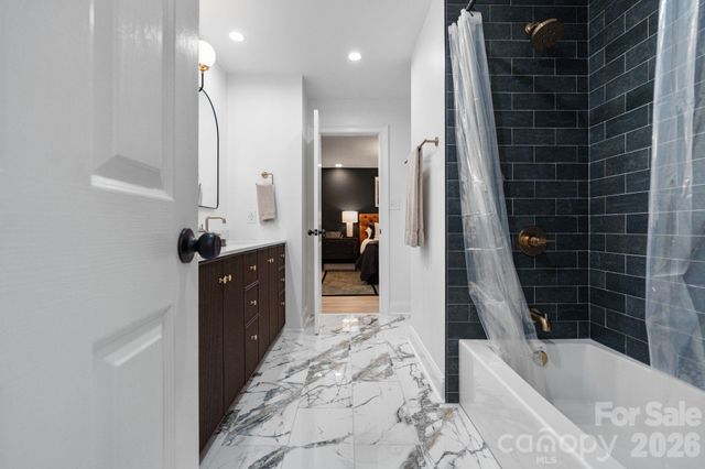 3431 Royal Crest Drive, Charlotte, NC 28210