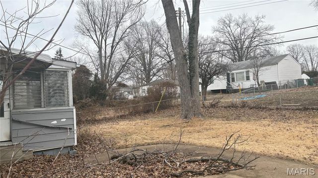 10506 Hoyt Drive, Riverview, MO 63137