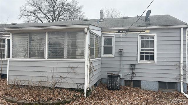 10506 Hoyt Drive, Riverview, MO 63137