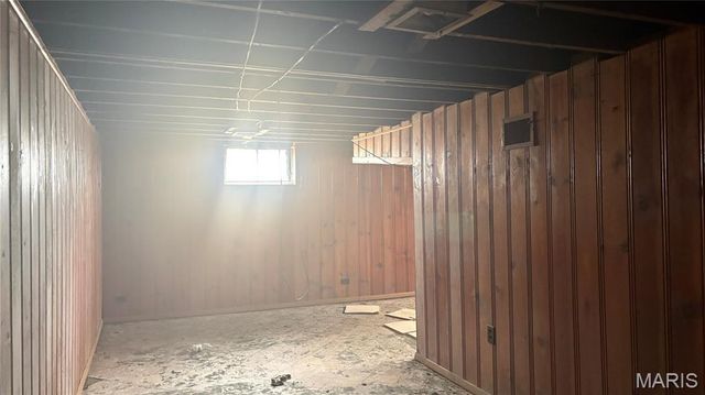 10506 Hoyt Drive, Riverview, MO 63137