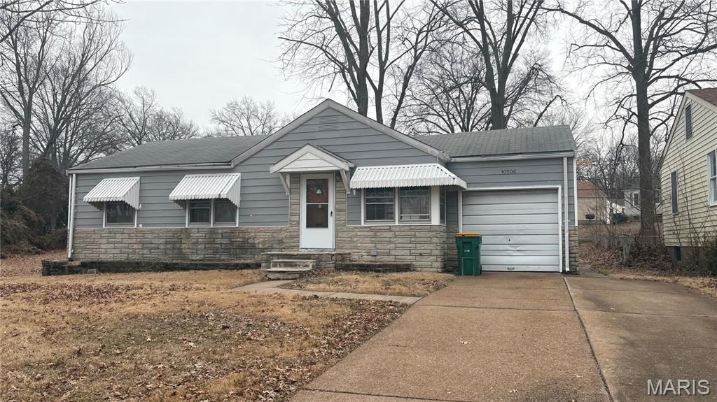 10506 Hoyt Drive, Riverview, MO 63137