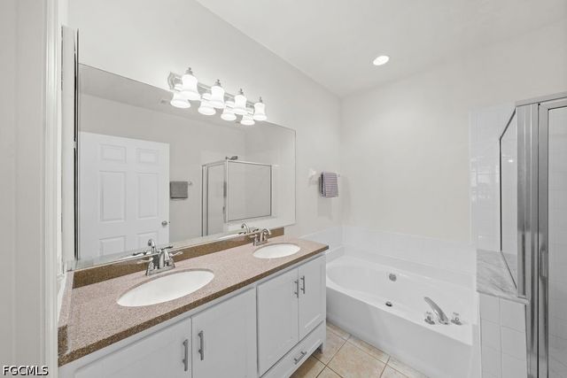 23039 Lone Oak DR, Estero, FL 33928