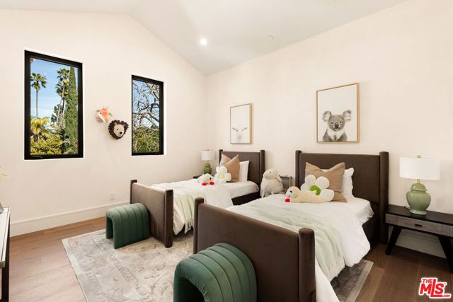 18100 Karen Drive, Tarzana (los Angeles), CA 91356