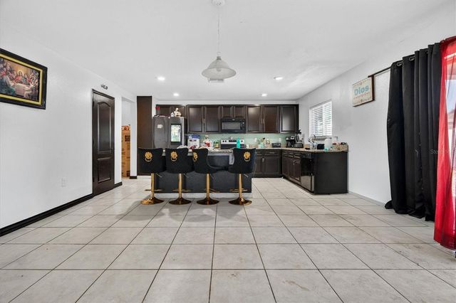 2133 FICUS STREET, Mascotte, FL 34753