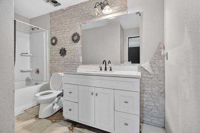 2133 FICUS STREET, Mascotte, FL 34753