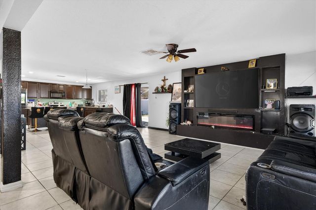 2133 FICUS STREET, Mascotte, FL 34753