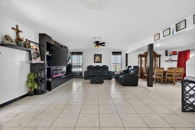 2133 FICUS STREET, Mascotte, FL 34753
