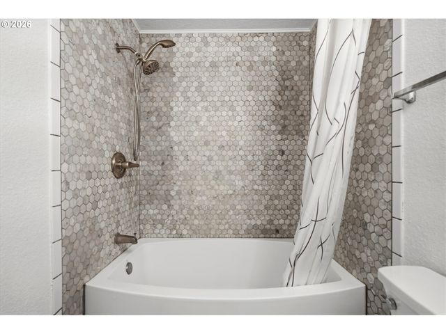 1255 Sw 217TH Ave, Beaverton, OR 97003