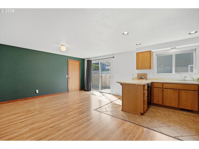 1255 Sw 217TH Ave, Beaverton, OR 97003