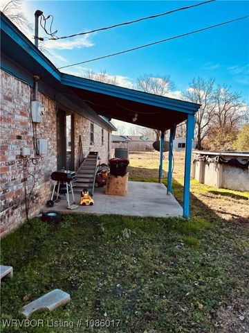 105 Morris Street, Pocola, OK 74902