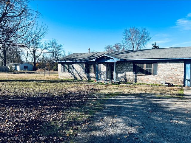 105 Morris Street, Pocola, OK 74902