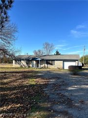 105 Morris Street, Pocola, OK 74902