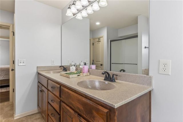 8911 NE 117th Terrace, Kansas City, MO 64157