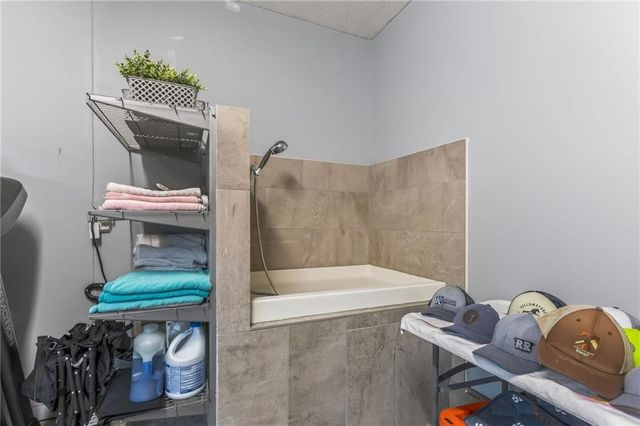 8911 NE 117th Terrace, Kansas City, MO 64157