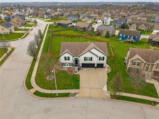 8911 NE 117th Terrace, Kansas City, MO 64157