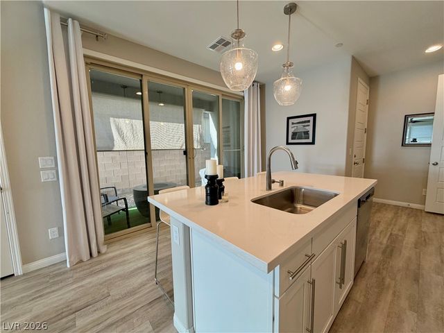 572 Pear Lake Street, Las Vegas, NV 89138