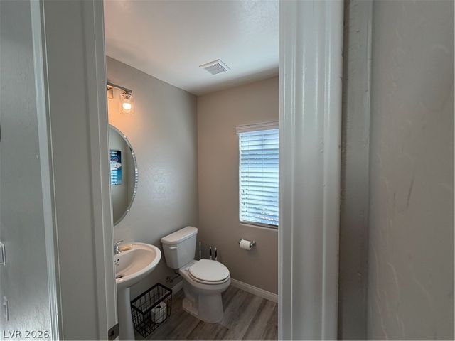 572 Pear Lake Street, Las Vegas, NV 89138