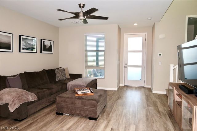 572 Pear Lake Street, Las Vegas, NV 89138