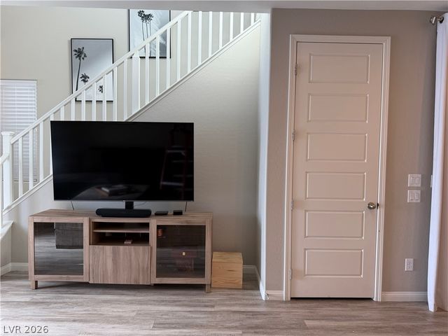 572 Pear Lake Street, Las Vegas, NV 89138