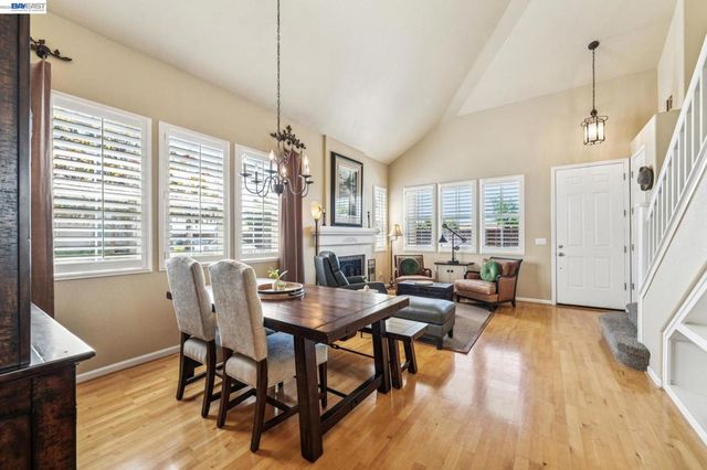 3158 Persimmon Cir, Pleasanton, CA 94588