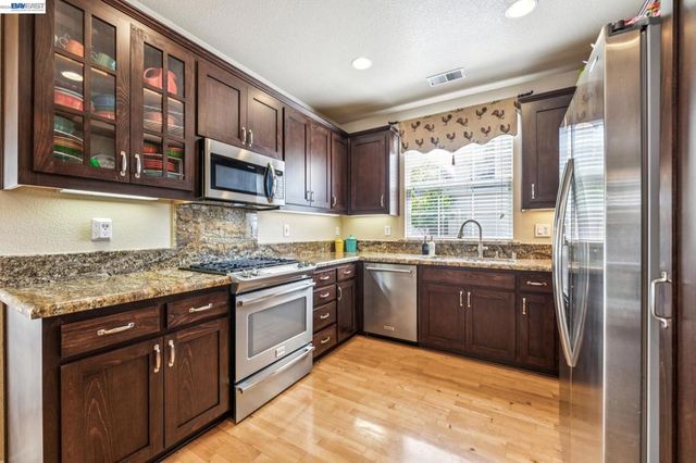3158 Persimmon Cir, Pleasanton, CA 94588