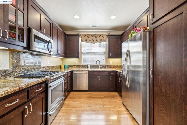 3158 Persimmon Cir, Pleasanton, CA 94588