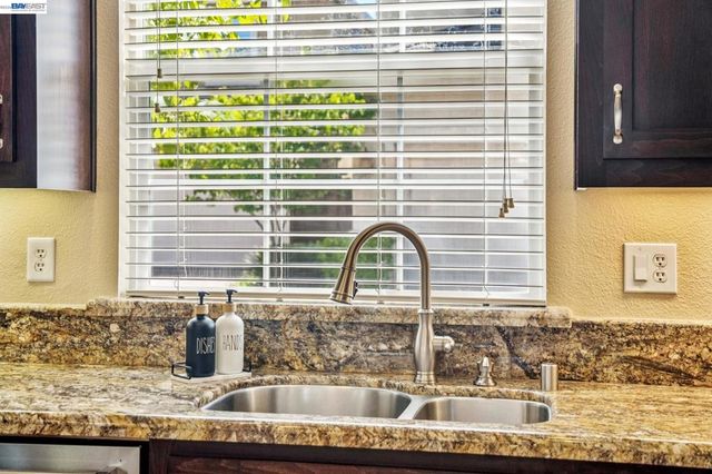 3158 Persimmon Cir, Pleasanton, CA 94588