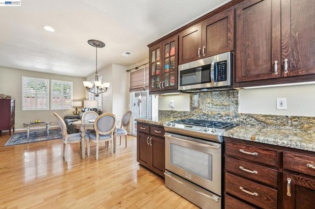 3158 Persimmon Cir, Pleasanton, CA 94588