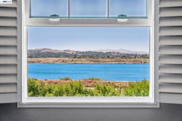 3158 Persimmon Cir, Pleasanton, CA 94588