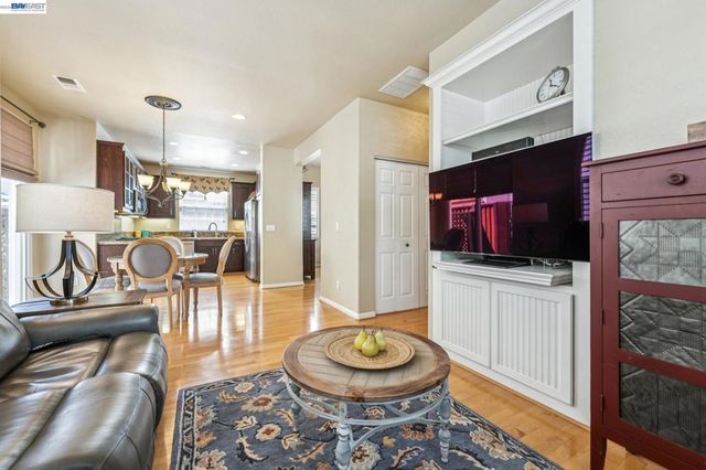 3158 Persimmon Cir, Pleasanton, CA 94588