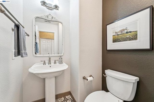 3158 Persimmon Cir, Pleasanton, CA 94588