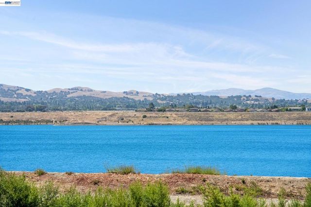 3158 Persimmon Cir, Pleasanton, CA 94588