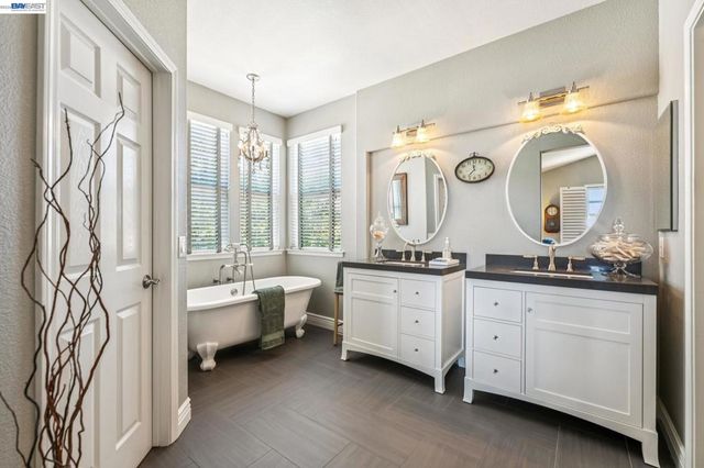 3158 Persimmon Cir, Pleasanton, CA 94588