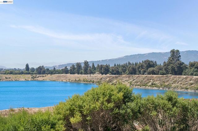 3158 Persimmon Cir, Pleasanton, CA 94588