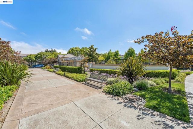 3158 Persimmon Cir, Pleasanton, CA 94588