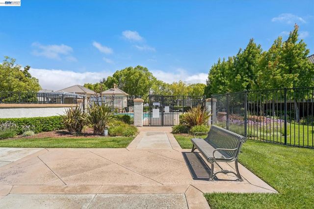 3158 Persimmon Cir, Pleasanton, CA 94588