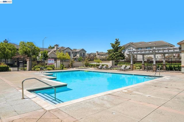 3158 Persimmon Cir, Pleasanton, CA 94588