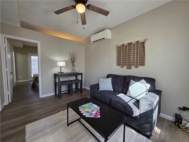 112 E Linden St, Rockport, TX 78382