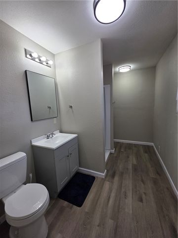 112 E Linden St, Rockport, TX 78382